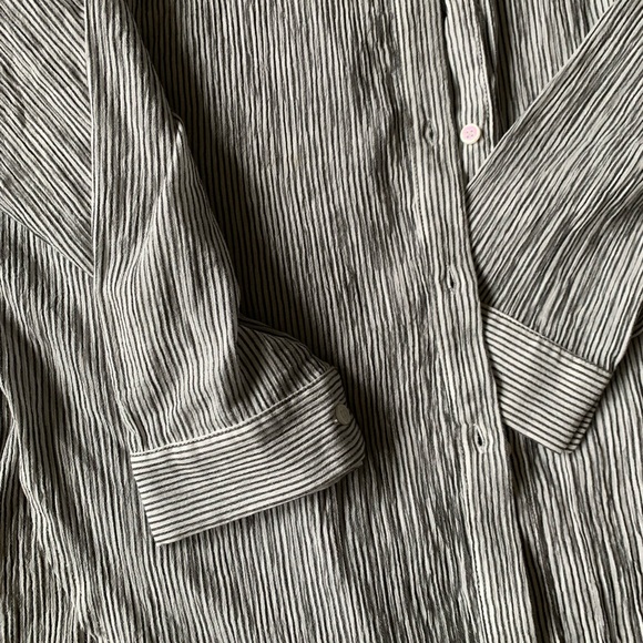 SAGE The Label, size large, button up blouse - Picture 3 of 4